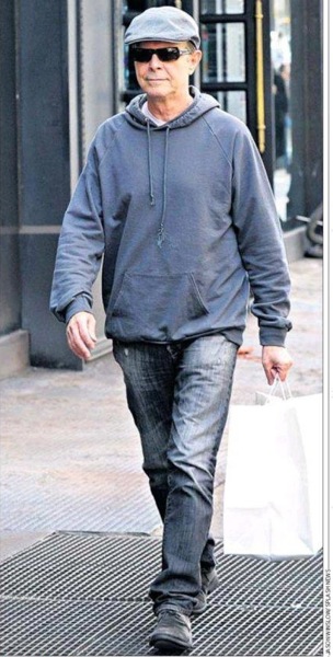 DB12,nyc,bag-SplashNewsS David Bowie , New York, paparazzi,