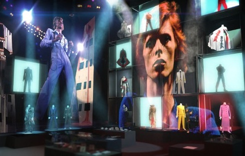 V&A, review,exhibition, Geoffrey Marsh, David Bowie Is, 