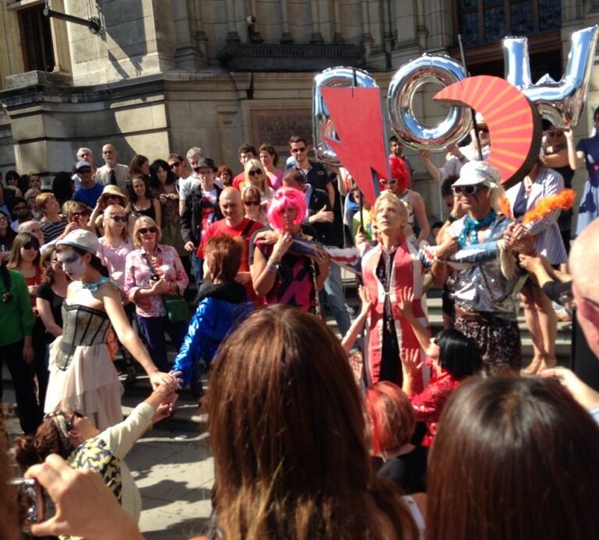 Occupy Bowie , V&A, exhibitions, fans,flash mob,David Bowie