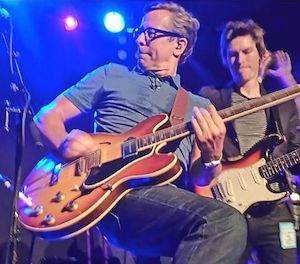 Nick Heyward, live, Gibson Sunburst